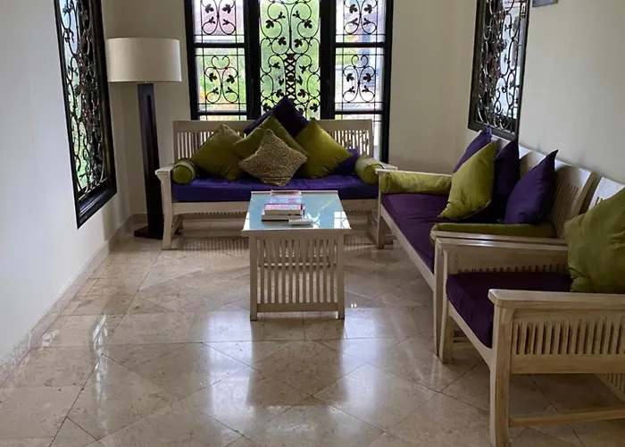 5 Bedroom Getaway - Regency B3 Villa Kuta (Bali)